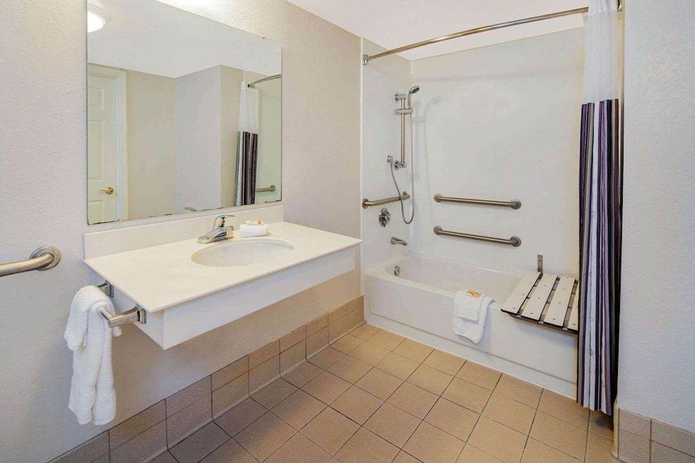 la quinta inn and suites by wyndham irvine spectrum