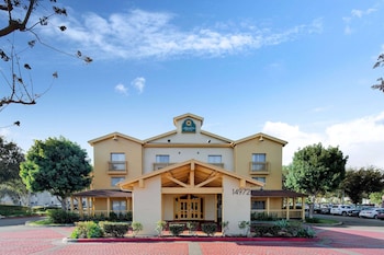 la quinta inn and suites by wyndham irvine spectrum