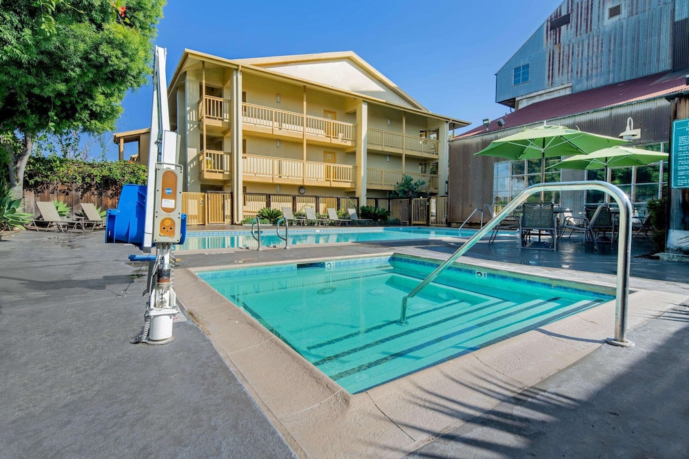 la quinta inn and suites by wyndham irvine spectrum