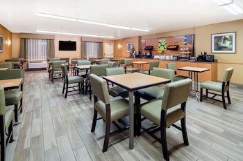 la quinta inn and suites by wyndham irvine spectrum