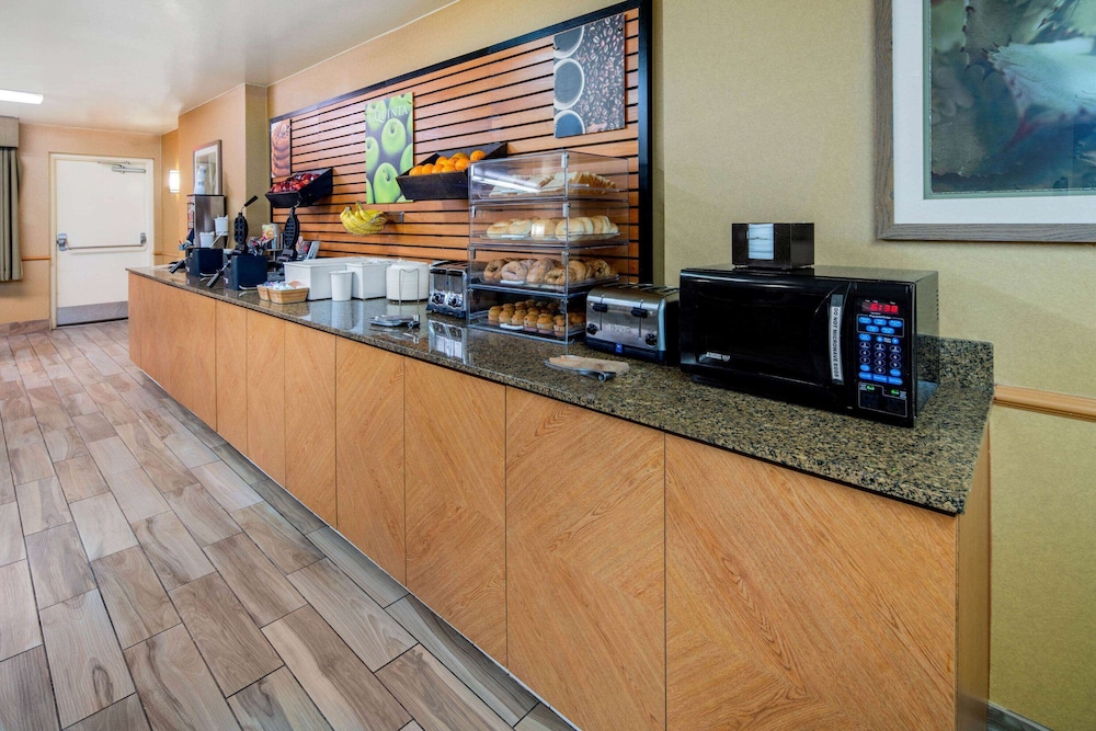 la quinta inn and suites by wyndham irvine spectrum