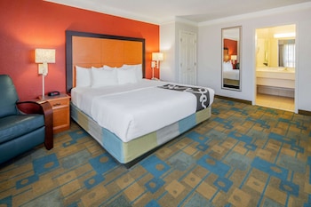 la quinta inn and suites by wyndham irvine spectrum