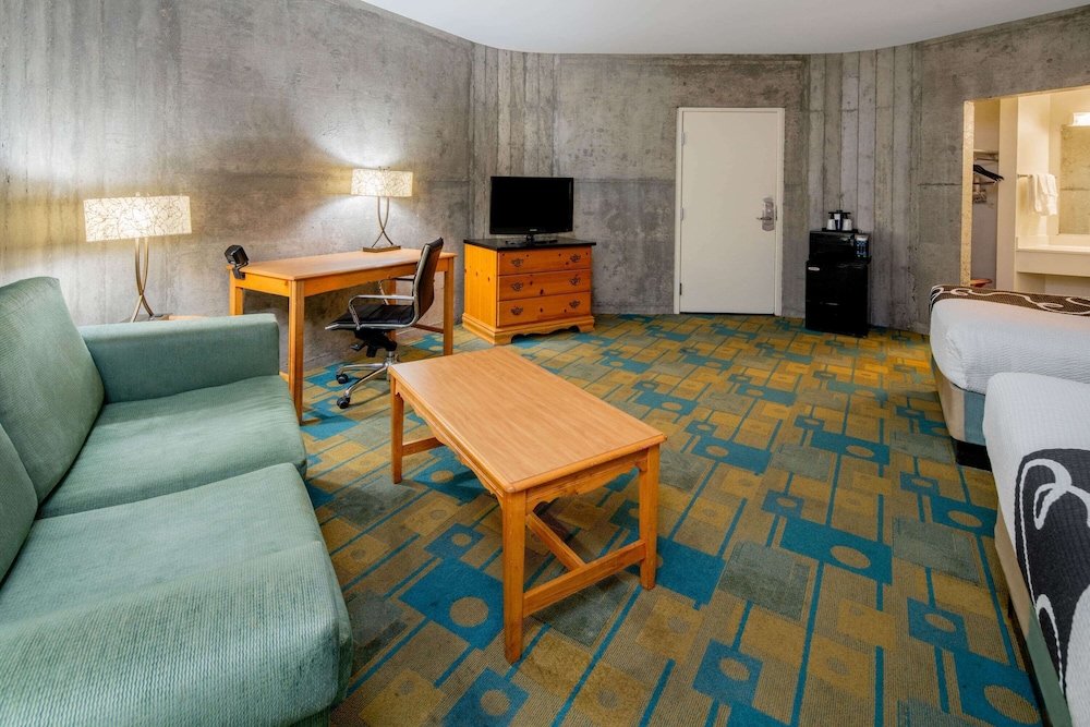 la quinta inn and suites by wyndham irvine spectrum