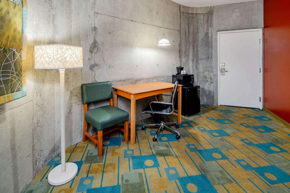 la quinta inn and suites by wyndham irvine spectrum