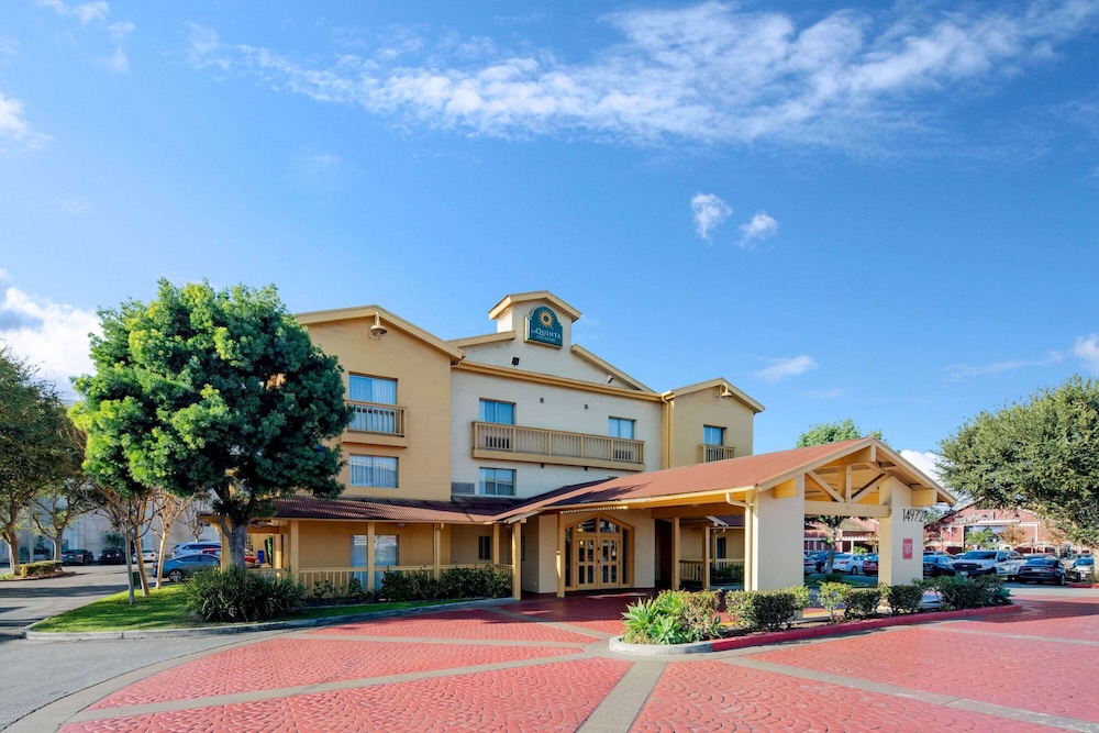la quinta inn and suites by wyndham irvine spectrum