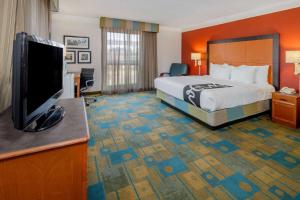 la quinta inn and suites by wyndham irvine spectrum
