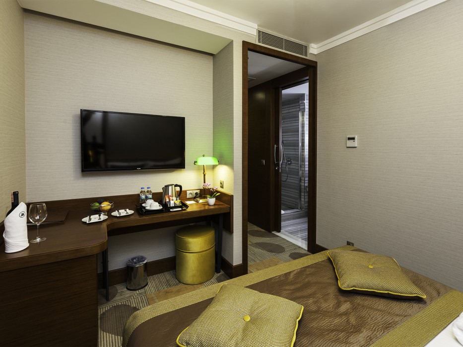 manesol boutique galata