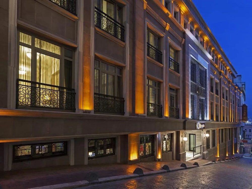 manesol boutique galata