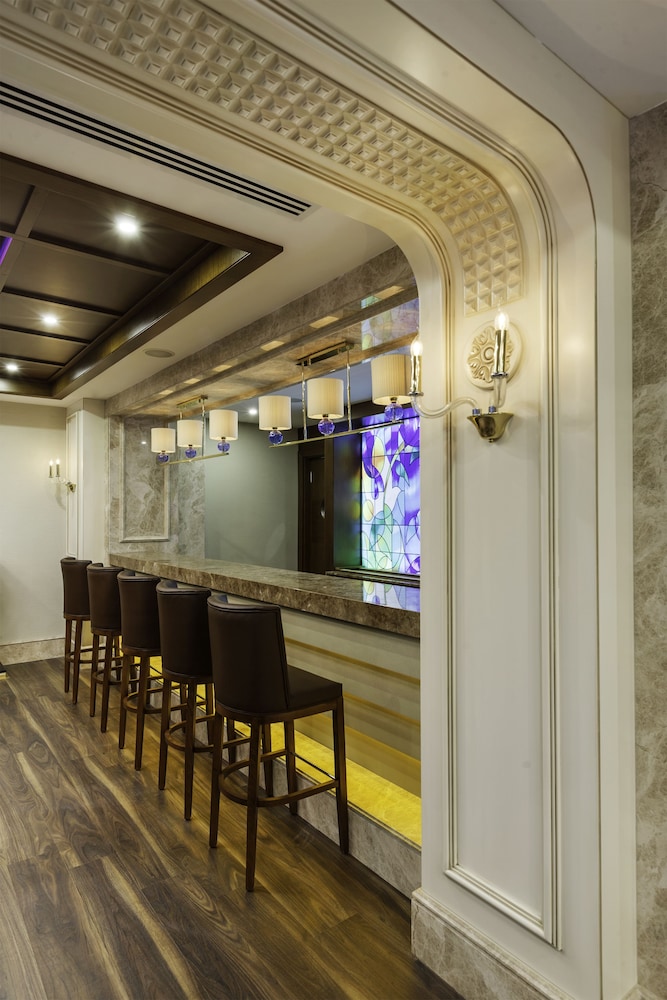 manesol boutique galata