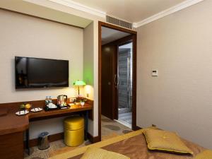 manesol boutique galata