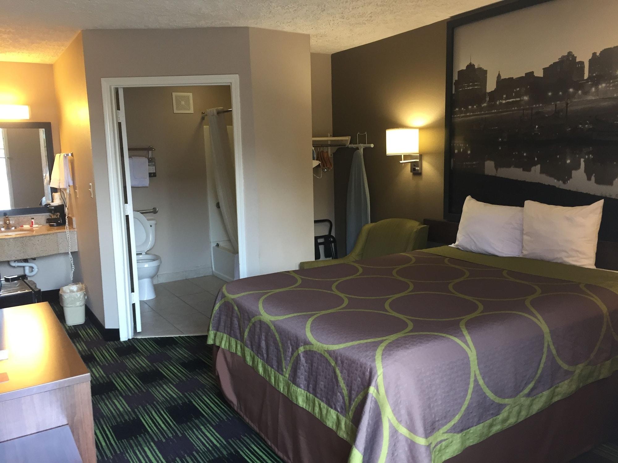 Super 8 By Wyndham Jackson,Jackson>>Dyersburg,2 star