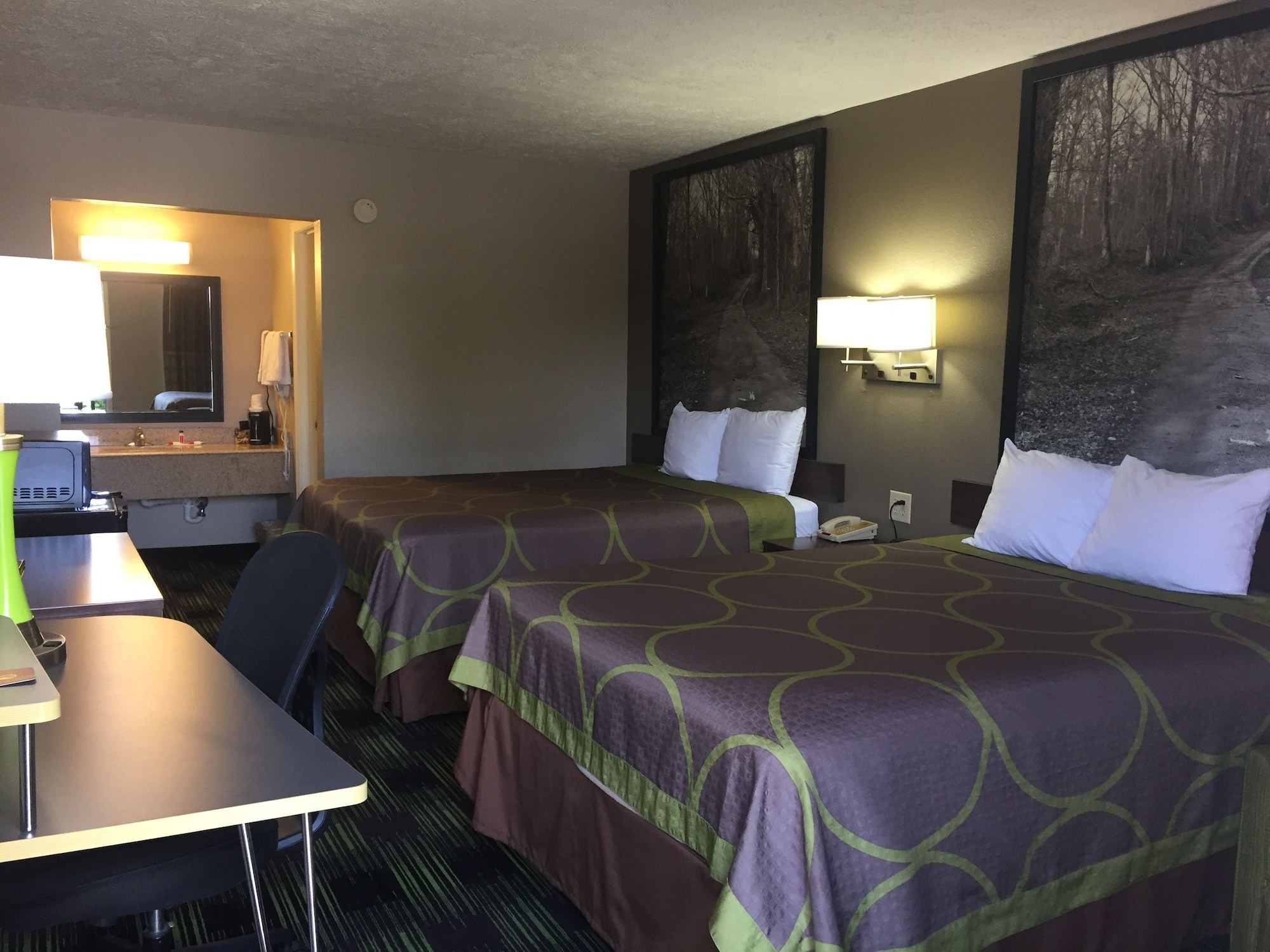 Super 8 By Wyndham Jackson,Jackson>>Dyersburg,2 star