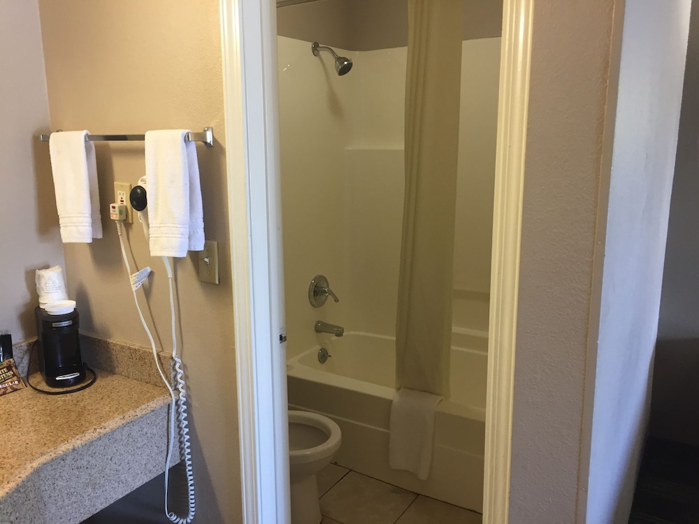 Super 8 By Wyndham Jackson,Jackson>>Dyersburg,2 star