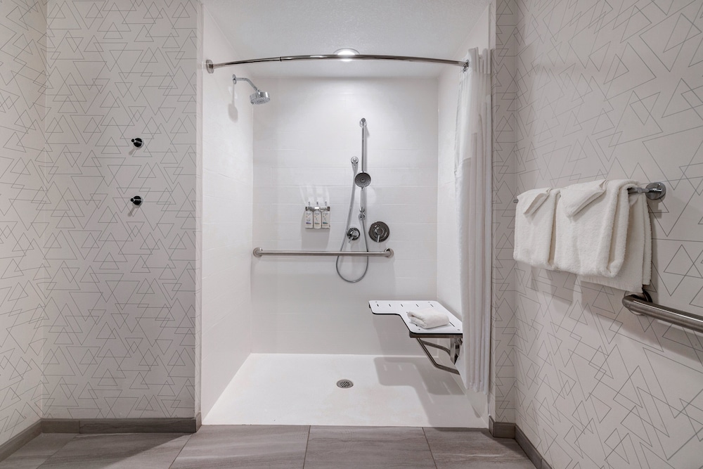 holiday inn express and suites chino hills