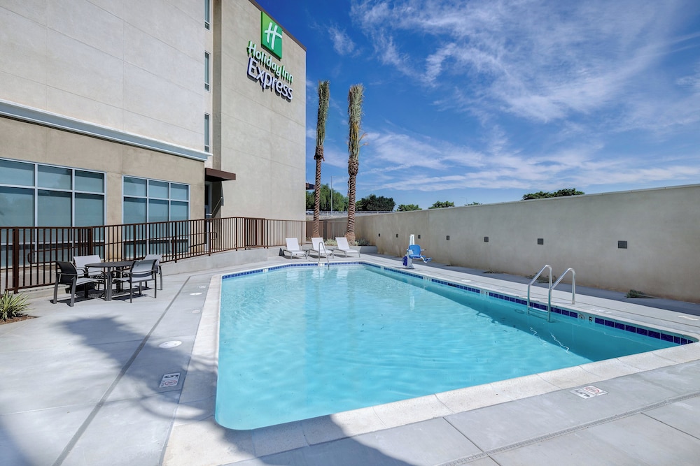 holiday inn express and suites chino hills