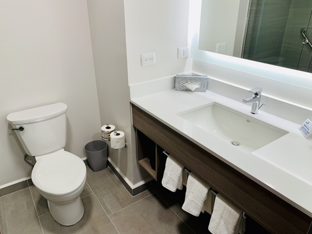 holiday inn express guadalajara vallarta poniente