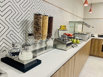 holiday inn express guadalajara vallarta poniente