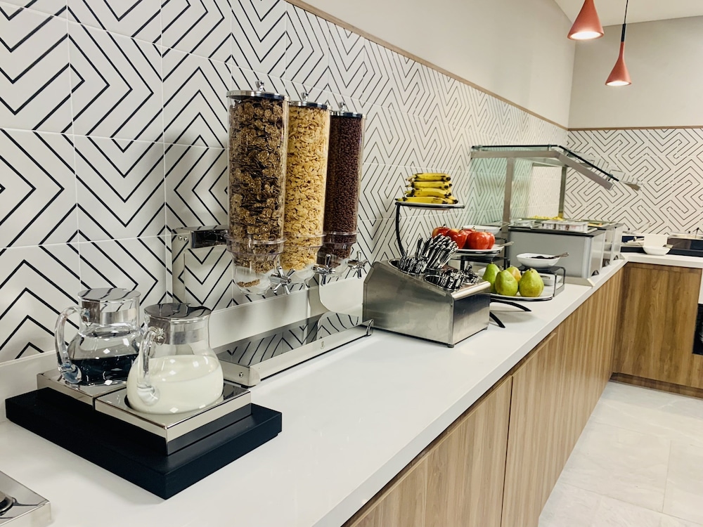 holiday inn express guadalajara vallarta poniente