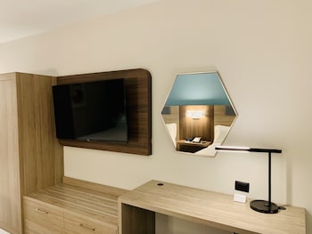 holiday inn express guadalajara vallarta poniente