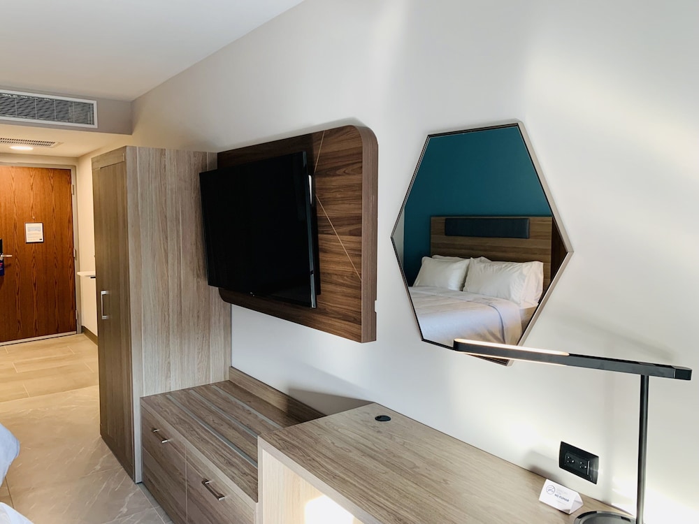 holiday inn express guadalajara vallarta poniente