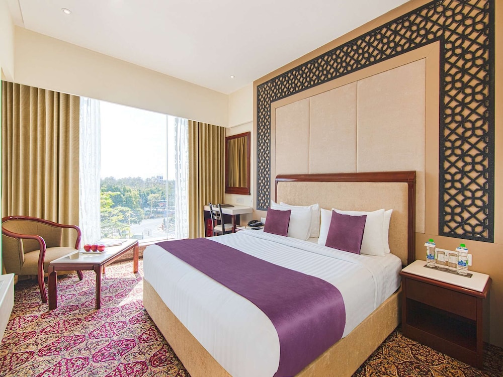 hrj sarovar portico indore