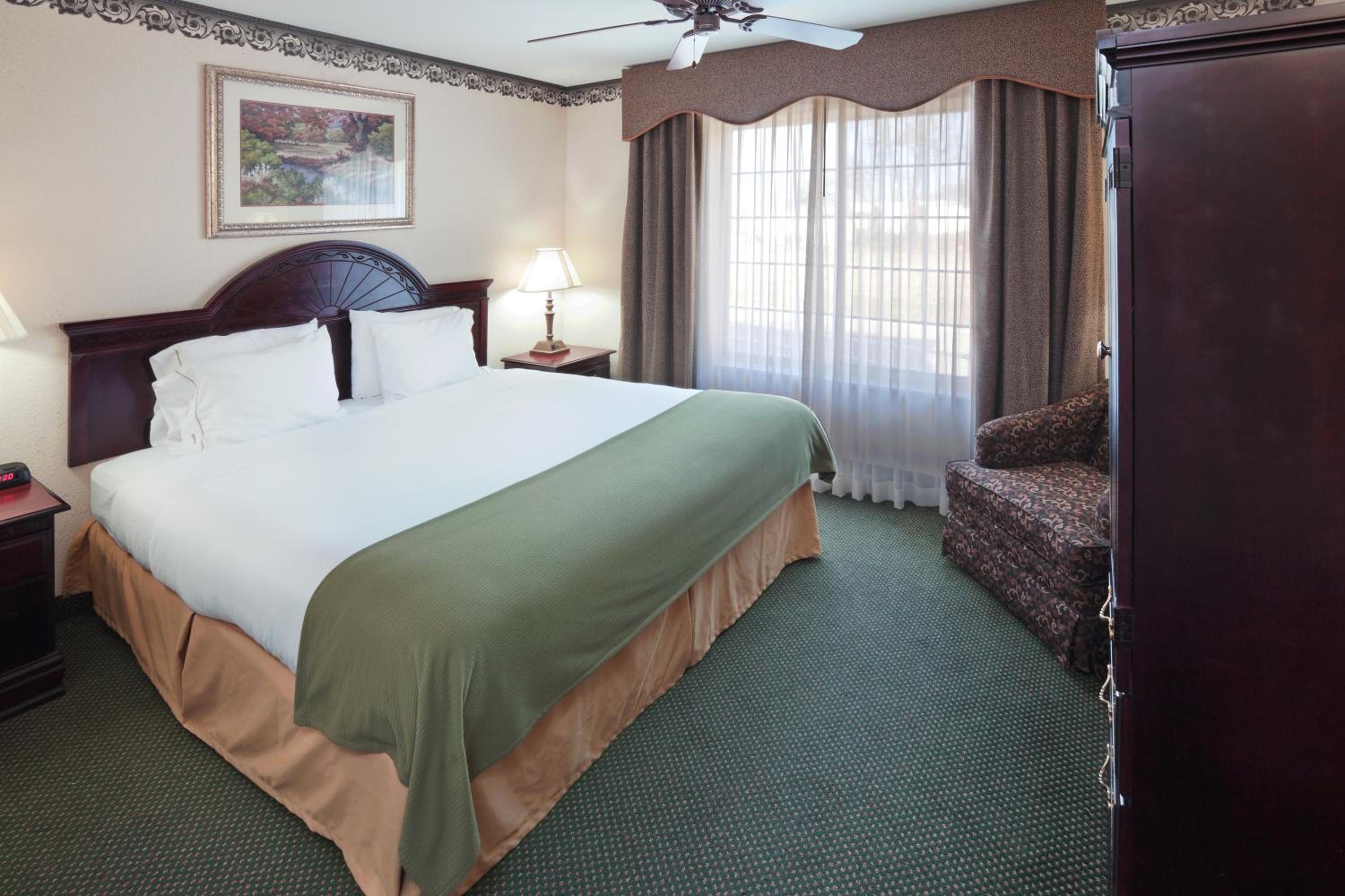 holiday inn express hotel and suites gainesville by ihg