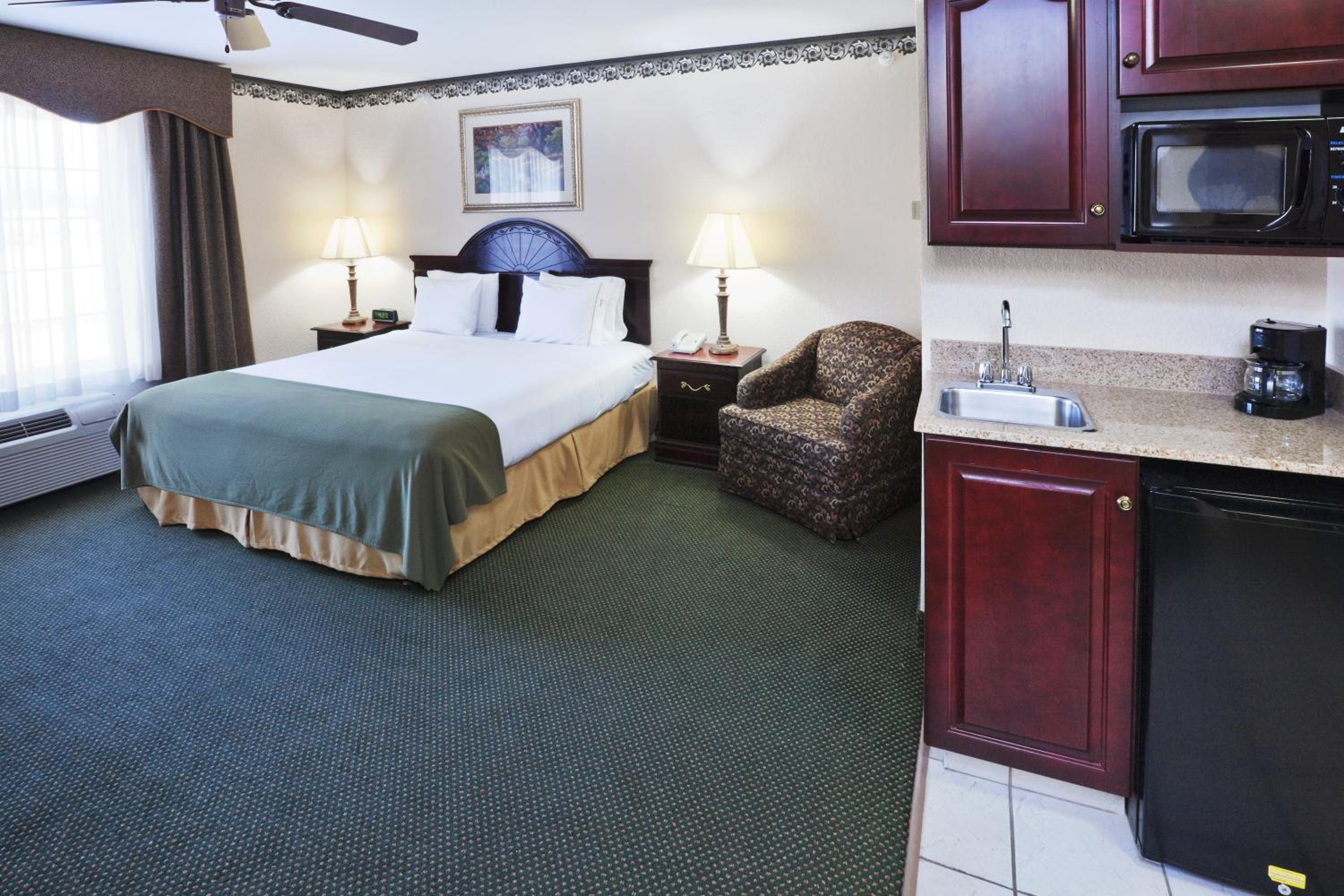 holiday inn express hotel and suites gainesville by ihg