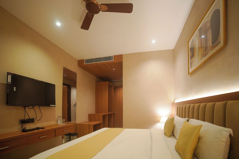 hotel centre park bhopal