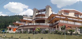 anand vardhan resorts
