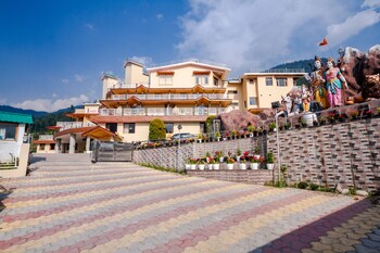 anand vardhan resorts