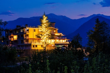 anand vardhan resorts
