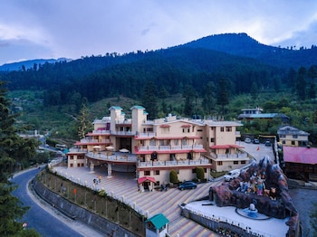anand vardhan resorts