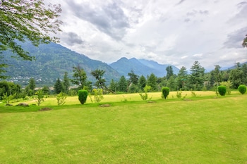 anand vardhan resorts