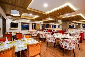 anand vardhan resorts