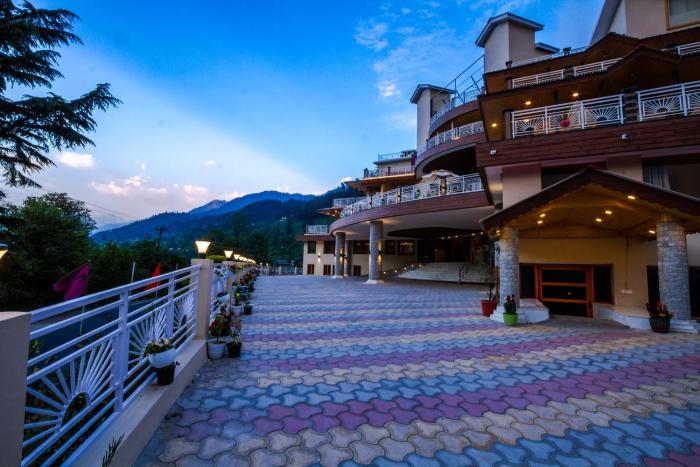 anand vardhan resorts