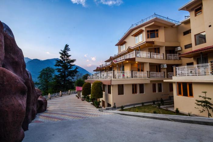 anand vardhan resorts
