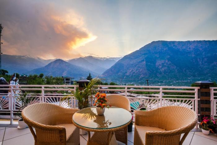 anand vardhan resorts