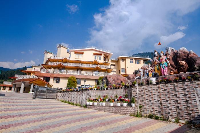 anand vardhan resorts