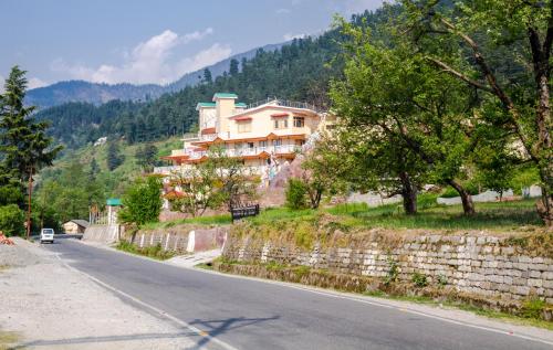 anand vardhan resorts