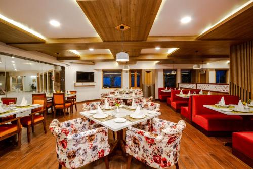 anand vardhan resorts