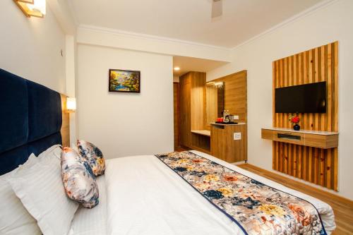 anand vardhan resorts