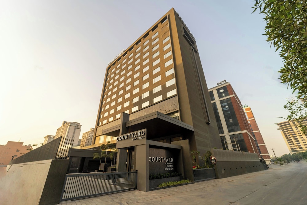 courtyard by marriott vadodara