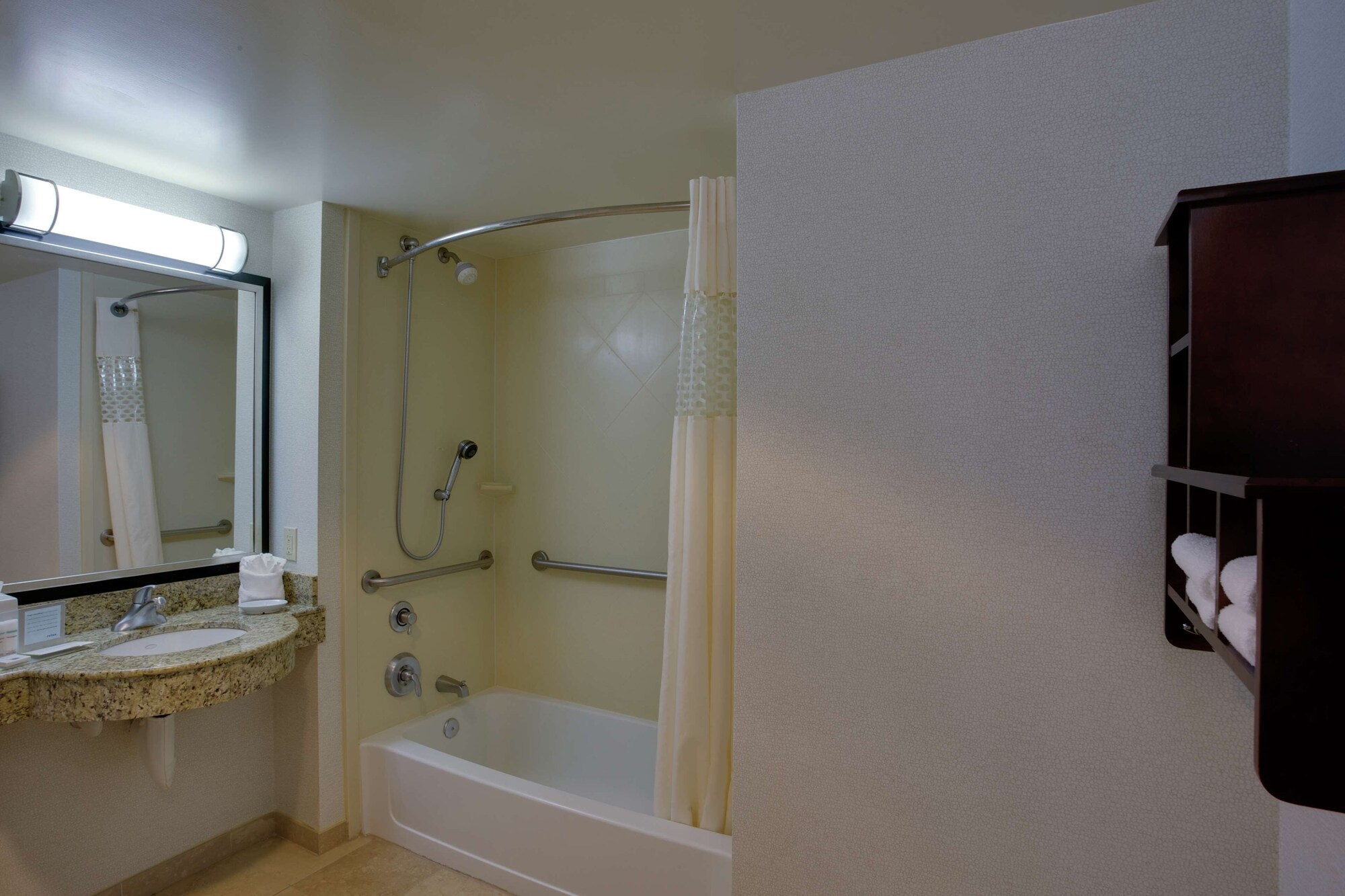 hampton inn garden city long island