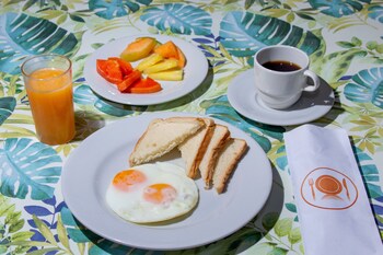 hotel jardines evans by gh suites