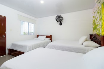 hotel jardines evans by gh suites