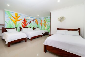 hotel jardines evans by gh suites