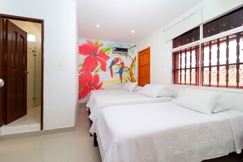 hotel jardines evans by gh suites