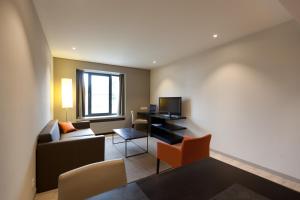 aparthotel castelnou