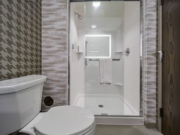 home2 suites by hilton grand rapids south