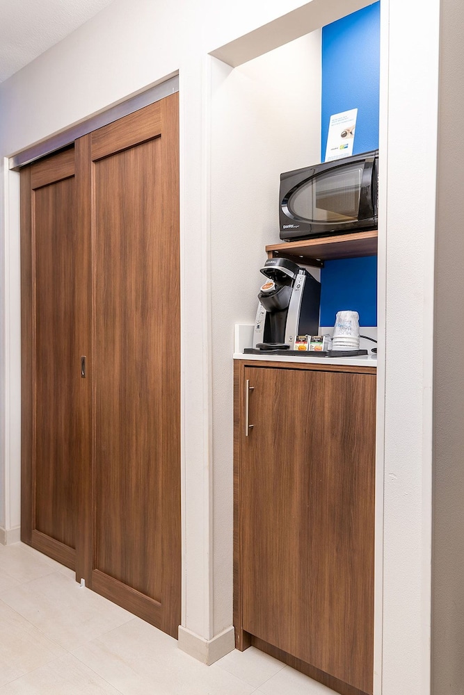 holiday inn express san clemente n beach area
